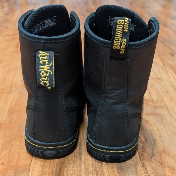 Dr. Marten Shoreditch Black Greasy Leather Size 6 Women's Boot Sneaker VGUC - Picture 10 of 11